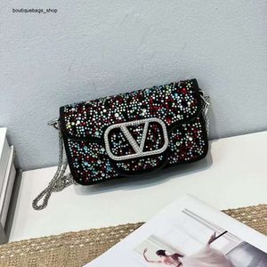 Designer handväskor för kvinnor ny inlagd fashionabla handväska populära den höga axeln crossbody womens väska