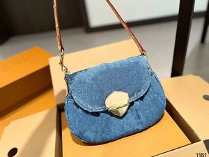 Kvinnors axel crossbody väskor designer handväskor nya croissant handväska mini handväska kompositpåse hobo halvmån lyx damer totes denim blå