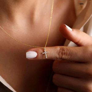 Ожерелья с подвесками Изысканное ожерелье с крестом для женщин из 14-каратного золота с кубическим цирконием Простое милое ожерелье
