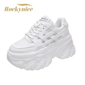 Biały y Sneaker Autumn Hidden Heel Platform Sports Dad Buty Kobieta koronkowa w górę oddychającą siatkę swobodną 8 cm 240323