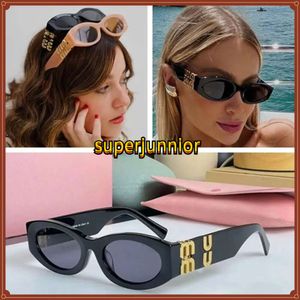 MUI Solglasögon Fashion Glasses Oval Frame Designer för solglasögon Womens Anti-strålning UV400 Polariserade linser Mens Retro-glasögon med original med låda