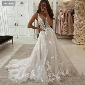 ZJ6040 Znakomita sukienka ślubna bez rękawów w rozmiarze V Neck-Line Line Bride Suknie Lekkie aplikacje szampana