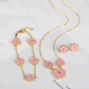 Earrings Necklace Fashion classic High quality five-leaf flower set Necklace Earrings Flower Women Girls jewelry for party everyday wear L240323