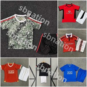 Retro camisas de futebol crianças kits 2004 2006 2009 2010 Rooney Giggs Nani 2002 1998 2008 ronaldo home away Scholes Tevez BERBATOV VIDIC camisa de futebol vintage 2024 camiseta