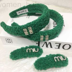 Headbands Designer Coreano Clássico Lã Rolo Esponja Cabelo Hoop Verde Back Scoop Grab Clip para Outono e Inverno Versátil Cordeiro Pelúcia Cabeça Mulheres AC8O