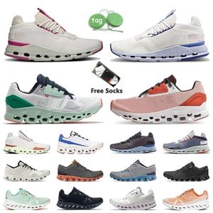 Designer 2024 Nova Scarpe da donna Scarpe da ginnastica sportive da uomo Forma Rosa Perla Bianco Blu Rosa Rosso Nero Originali Nuvole Corridori Jogging Tennis Mesh Sn