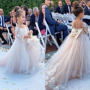 Ny blomma lyxig lång tågpärla 3D -blommor Appqulies Ball Gown Princess Holy First Communion Bär Little Baby Spets Tulle Ruffles Birthday Girl Dress S