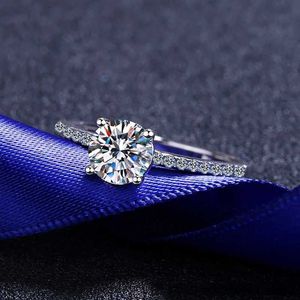 Bant Halkaları Moissanite Alyans Classic 4 Prong Womens Womens Pure Gümüş Parlak Elmas Önerilen Yüzük Mücevher J240326