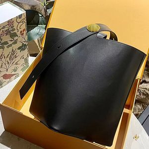 Designer Fashion Bucket Shoulder Bags Women's Versatile Temperament High Quality Genuine Leather Hot Selling Items in 2024 Women Handbags