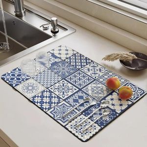 テーブルマット長方形のキッチンドレインパッド印刷されたバロック/モロッコスタイルの皿乾燥マットビンテージアンチスリップ食器プレースマットディナーウェア