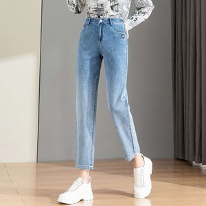 Xin Ge ha realizzato vecchi jeans a gamba dritta a vita alta da donna nella primavera del 2024, nuovo tubo da fumo da 9 pollici elastico e dimagrante