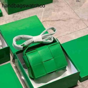 Bottegvenetas Cassettes Bags Crossbody Bag 22 Super mini tkane sześć siatki pojedyncze ramię w ustach czerwona koperta Tekstura skórzana torba dla kobiet ma logo