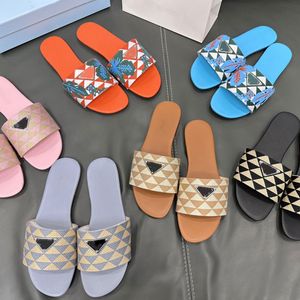 Slipper Designer Slide Sommer Flache Hausschuhe Damenmode Strand Slipper Bedrucktes Leder Slides Sandalen Metallbuchstabe Frauen Gummipantoffeln mit Box 35-41