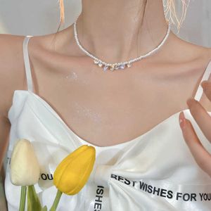 Fashionabla Pearl Necklace Elegant Short Style Crystal Pendant Neckchain Simple and Light Luxury Girls Collar Chain Popular på Internet Samma