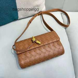 Lady Simple High-End New 2024 Mini Bag Square Shoulder Andiamo Venets Cowhide Purse Woven Crossbody Single Small Bags Bottegs Leather Womens 7wfy