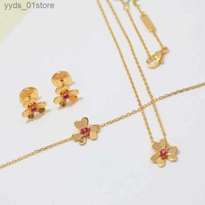 Earrings Necklace Popular New Rose Gold Lucky Cr Necklace Womens Earrings Sweet and Elegant Luxury Brand Jewelry Set Christmas Gift L240323