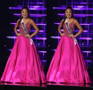 2019 Sparkly Crystal V-Ausschnitt The Miss Teen USA Pageant Celebrity Dresses Fuchsia Stain Bodenlange formelle Abendkleider für besondere Anlässe2589211