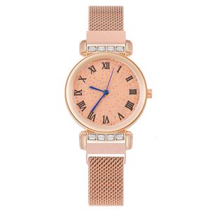 Fashion Diamond Craved Starry Roman Roman padronizado Women's Watch, Magnet Style Watch