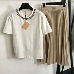 Kadın Çıkar Etek Mektup Tişörtleri Moda 2 PCS Set Tasarımcı Boncuk Tees Üstleri Yüksek Bel Elbise İki Parça