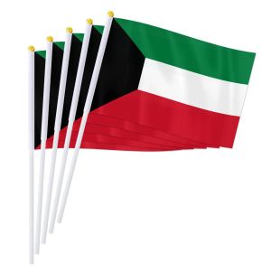 アクセサリーPterosaur 14*21cm Kuwait Hand Flag、Kuwaiti National Flag World Courty Dedor Gifts Small Hand Held Waving Flag、50/100pcs