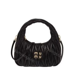 Designer Mui ombro bolsa de couro de luxo sob as axilas mulheres crossbody fechamento com zíper couro macio mini preto bege metal letras férias