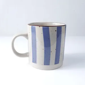 Tassen 10 Unzen personalisierte blau gestreifte rustikale Muster handbemalte Stoare-Tasse mit Streifendesign