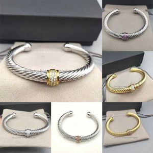 Braccialetti di lusso Braccialetti di cristallo vintage medio con diamante europeo e americano retrò Twist spesso aperto Bracciale di design regalo alla moda gioielli da donna in oro da coppia 7MM