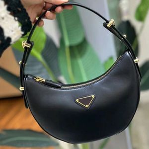 High quality triangle half moon armpit Designer bag for women luxurys handbag leather 7A mens Clutch Bags Cross Body Shoulder Totes strap sling crescent Even lady bag