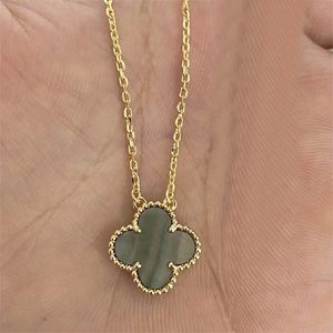 Pendant Necklaces Luxury 18k gold necklace clover necklace high-quality stainless steel Peter stone single flower mother shell pendant necklace designed for women