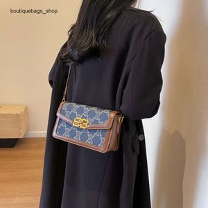 Borsa diagonale di marca e borsa piccola da donna Nuova popolare borsa a tracolla versatile alla moda con una spalla sotto le ascelle quadrate