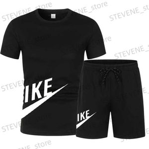 Tute da uomo Estate Set da uomo Moda Tuta coreana da uomo T-shirt corta Slve + Pantaloncini sportivi Completo da uomo Abbigliamento casual da uomo Set da jogging da uomo T240328