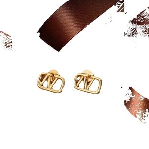 Designer Diamonds Kolczyki Biżuteria Urok Pearl Pendant Układki Stunki Women Hoop Kodek Stud Sier Earing Gift Bijoux de Luxe Orecchini 2312276D