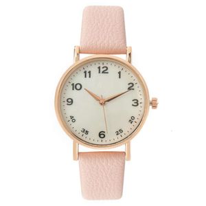 Модные цифровые женские Quartz Quartz Quartz Watch часов