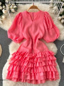 2024 Senaste modellklänningar Kvinnor Summer New High Street Solid V-ringen Puff Sleeve Ruffles Mini Dress Fashion Candy Color Chic Vestidos 2023