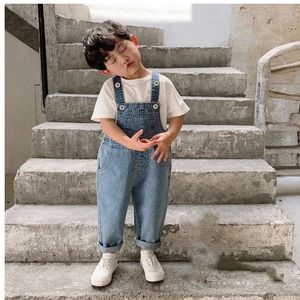 Fashionable Childrens Overalls Spring Autumn Baby Jeans Big Pocket Denim Casual Loose Boys Girls Trousers 240307