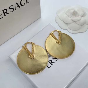 2023 New Fansijia Round v Brass Materials ، و Sier Edeles ، و Monginable and Strendy Earrings