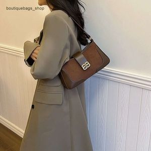 Omuz çantası marka indirim kadın çok yönlü koltuk yeni moda bir omuz crossbody