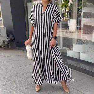 Partykleider Frauen Gestreiftes bedrucktes V-Ausschnitt Langes Kleid Sommer Kurzarm Side Split Shirt Lässiges übergroßes Maxikleid Robe De Plage