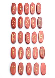 25 stycken Natural Red Jasper Carved Crystal Reiki Healing Palm Stones graverade hedniska bokstäver Wiccan Rune Stones set med en 5379600