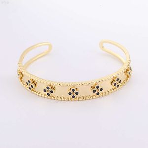 Hot Selling Real Gold Plating Zircon Flower Opening Bangle full för kvinnor