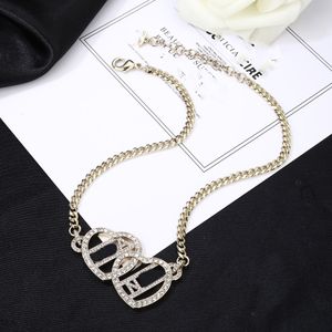 Designer Pendant Necklaces Double Letter C Gold chokers Chanells Necklace Luxury Crysatl Pearl Women Wedding heart-shaped Jewerlry 878