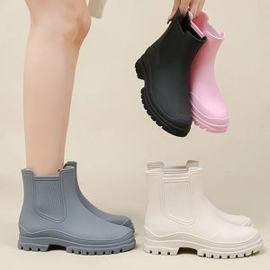 Stivali da pioggia Donna Galosce da giardino Stivali Chelsea in gomma impermeabili Scarpe da pioggia antiscivolo da donna Scarpe da acqua da pesca Botas Lluvia Mujer 240309