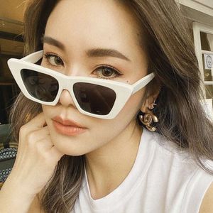 276 MICA Sunglasses Popular Popular Women Fashion Retro Cat Shape Shape Glasses Summer Leisure Style Wild UV400 حماية مع حالة