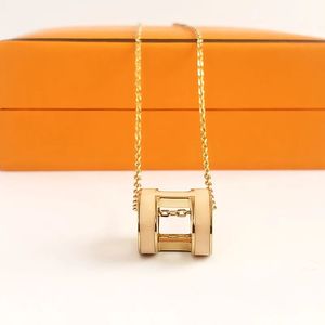 Designer colar clássico luxo coração colar pingente mulheres colar feminino 18k carta de ouro pingente de luxo moda jóias não desbotar presente hipoalergênico