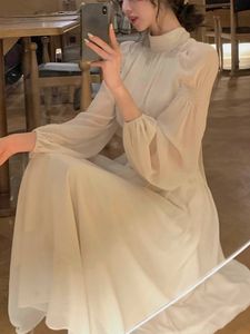 2024 Primavera Dolcevita Bianco Midi Dres Manica lunga Francese Abito elegante Moda coreana Y2k Abbigliamento Design 240315