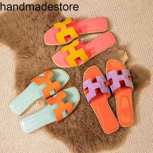 كلاسيكي من مصمم Orans Sandal Slipper Original Paris Women Were Wear Macarone Leater Flated Beac Flip Flops Flops in Summer