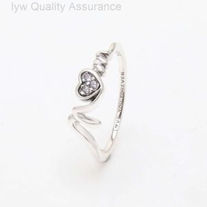 Anello Pandora di design Pan Familys Nuovo anello in argento placcato a forma di cuore con mamma scolpita Anello da donna di lusso leggero Anello d'amore Regalo per la festa della mamma