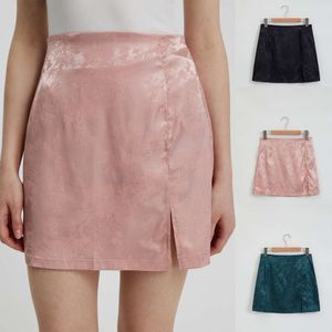 スリット、ヒップなミニスカート、純粋なセックススタイルの新製品の女の子の春の春と秋のハイ待つペットのためのスリムな短いスカート