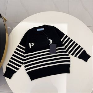 Projektant dla dzieci sweter z kapturem Unisex Wysokiej jakości sweter dla dzieci jesienne i zimowe bluzy płaszcz dla dzieci ciepłe literowe nadruk Rozmiar 90-150 cm F02