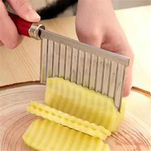 French Fry Cutter Rostfritt stål Potatis Wavy Edged Cutter Knife Kitchen Gadget Vegetabilisk fruktpotatis Peeler matlagningsverktyg